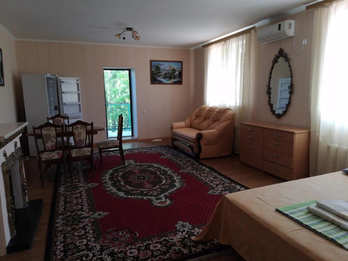 Apartments Kamanina Street Odessa Buitenkant foto